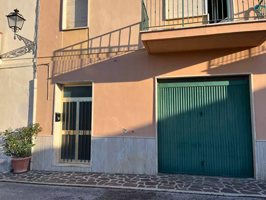 Immagine 2 di Appartamento in vendita  in frazione Rocciano a Teramo