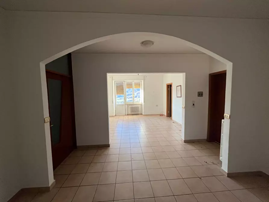 Immagine 4 di Appartamento in vendita  in frazione Rocciano a Teramo