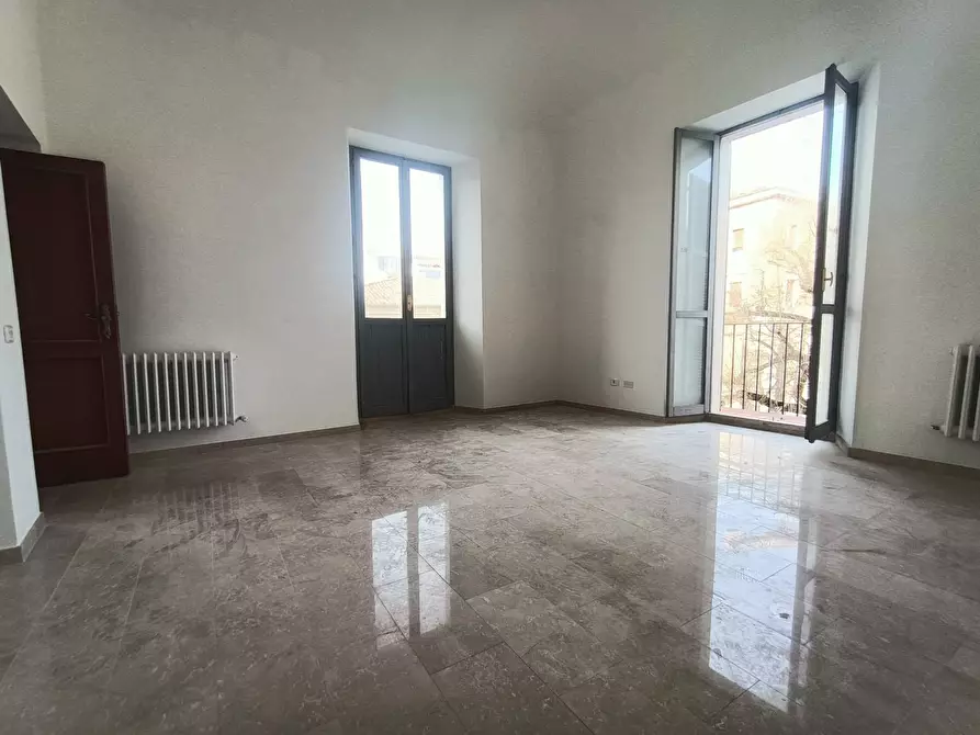 Immagine 5 di Locale commerciale in vendita  in Piazza Martiri a Teramo