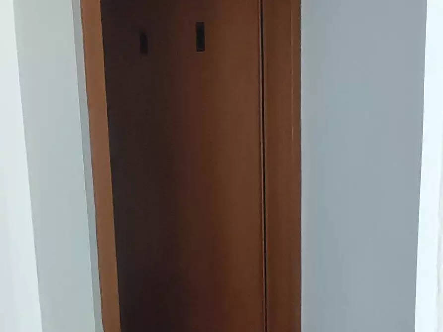 Immagine 10 di Locale commerciale in vendita  in via Galileo Galilei 86 a Giulianova