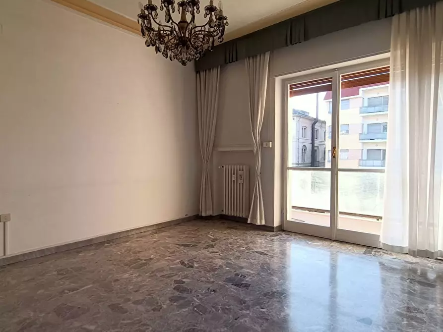 Immagine 3 di Appartamento in vendita  in piazza garibaldi 46 a Teramo