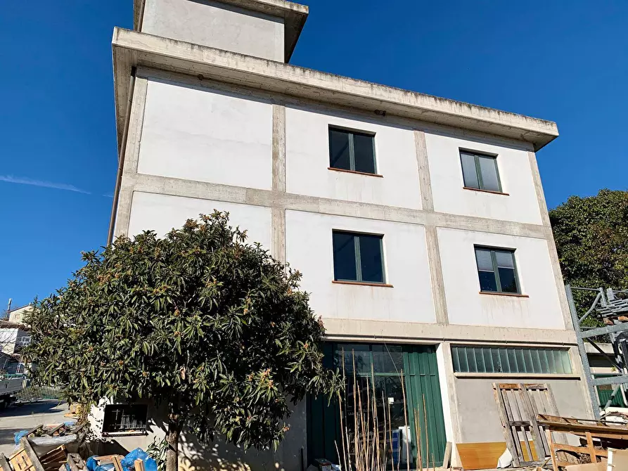 Immagine 3 di Locale commerciale in vendita  in Via B. masci a Teramo