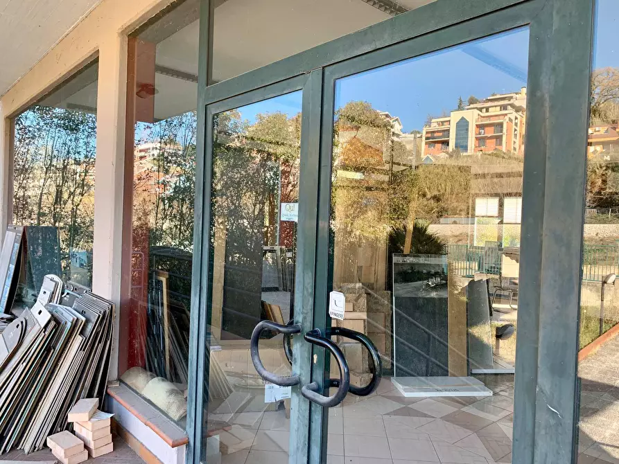 Immagine 6 di Locale commerciale in vendita  in Via B. masci a Teramo