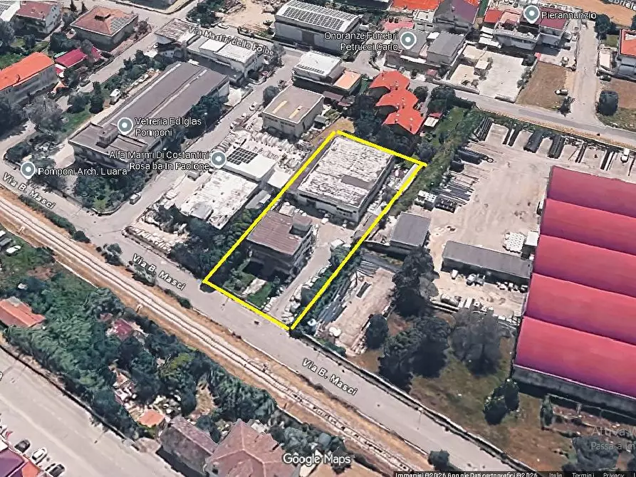 Immagine 10 di Locale commerciale in vendita  in Via B. masci a Teramo