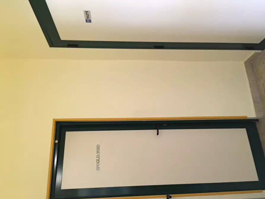 Immagine 10 di Locale commerciale in vendita  in Via Gabriele Bonomo a Palermo