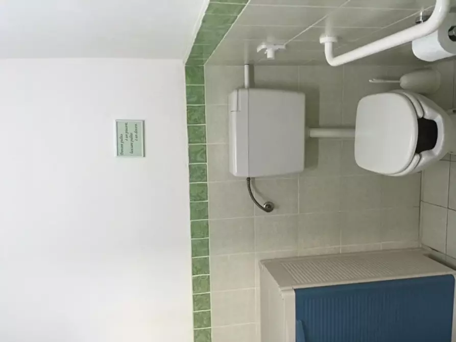 Immagine 11 di Locale commerciale in vendita  in Via Gabriele Bonomo a Palermo