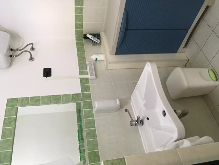 Immagine 12 di Locale commerciale in vendita  in Via Gabriele Bonomo a Palermo