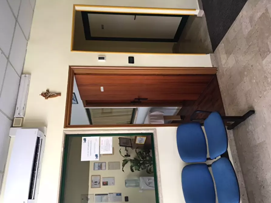 Immagine 13 di Locale commerciale in vendita  in Via Gabriele Bonomo a Palermo