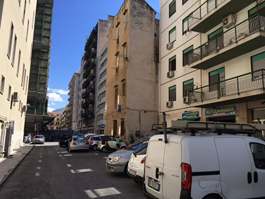 Immagine 18 di Locale commerciale in vendita  in Via Gabriele Bonomo a Palermo