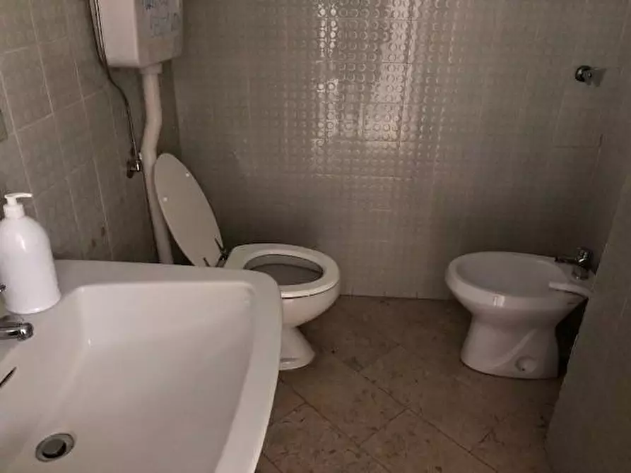 Immagine 15 di Ufficio in affitto  in Via Enrico Albanese 112 a Palermo