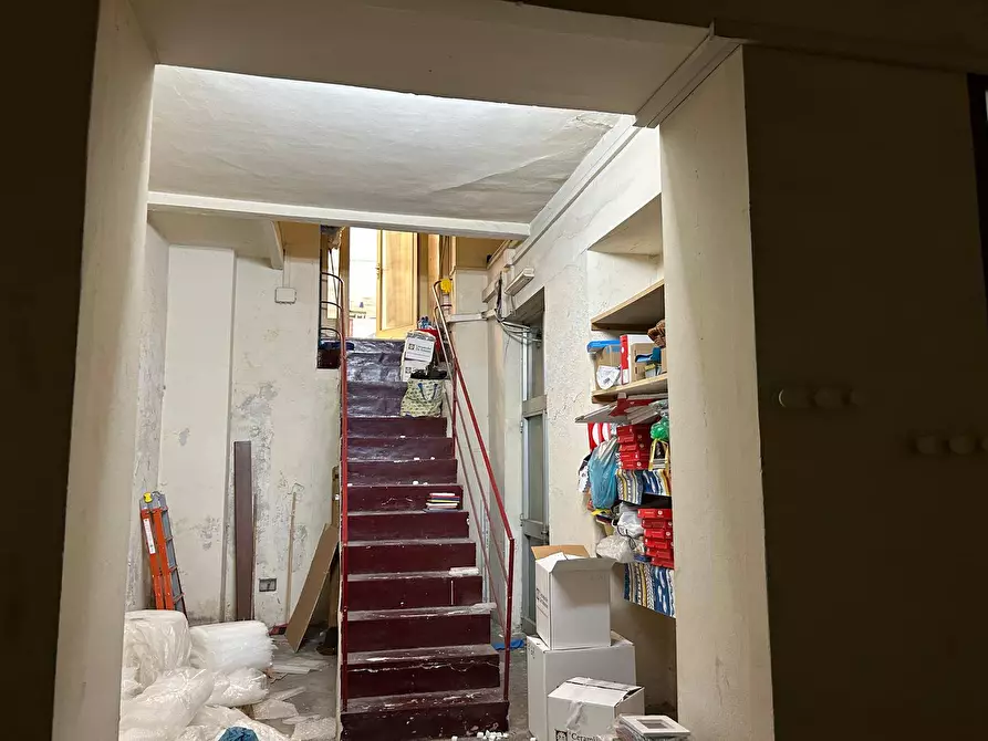 Immagine 5 di Locale commerciale in vendita  in Via Camillo Cavour 38 a Palermo