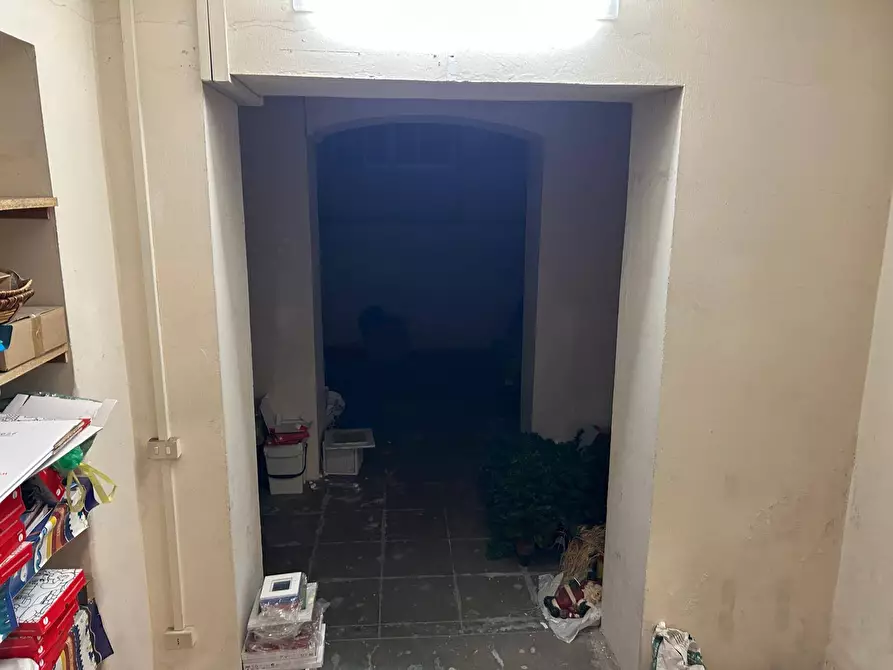 Immagine 6 di Locale commerciale in vendita  in Via Camillo Cavour 38 a Palermo