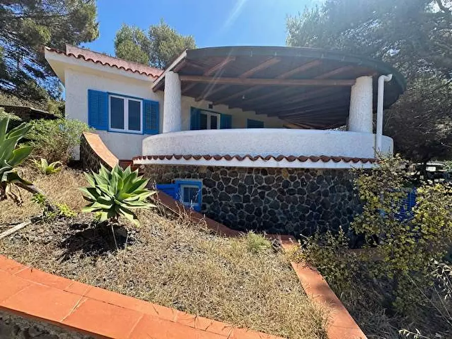 Immagine 2 di Villa in vendita  in CONTRADA OGLIASTRELLO snc a Ustica