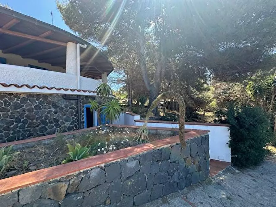 Immagine 3 di Villa in vendita  in CONTRADA OGLIASTRELLO snc a Ustica