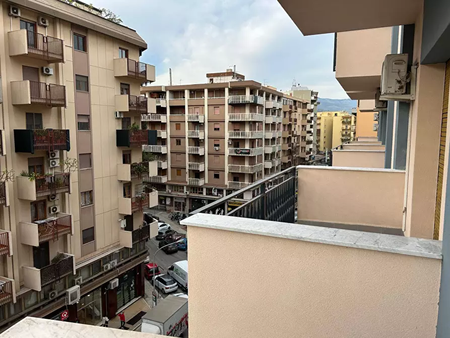 Immagine 17 di Appartamento in affitto  in Piazza Francesco Paolo Tosti 3 a Palermo