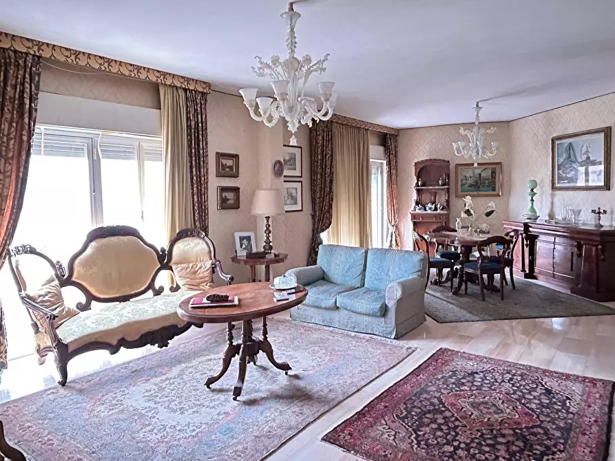 Immagine 1 di Appartamento in vendita  in VIA UMBERTO GIORDANO 7 a Palermo