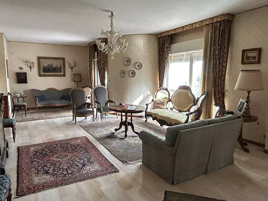 Immagine 4 di Appartamento in vendita  in VIA UMBERTO GIORDANO 7 a Palermo