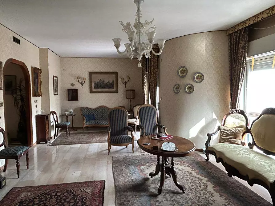 Immagine 8 di Appartamento in vendita  in VIA UMBERTO GIORDANO 7 a Palermo