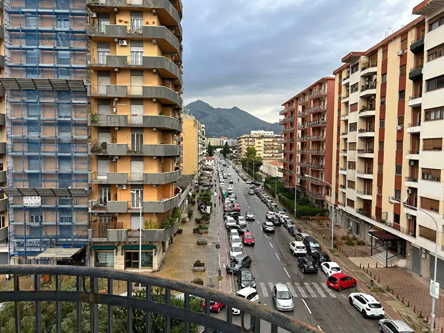 Immagine 15 di Appartamento in vendita  in VIA UMBERTO GIORDANO 7 a Palermo