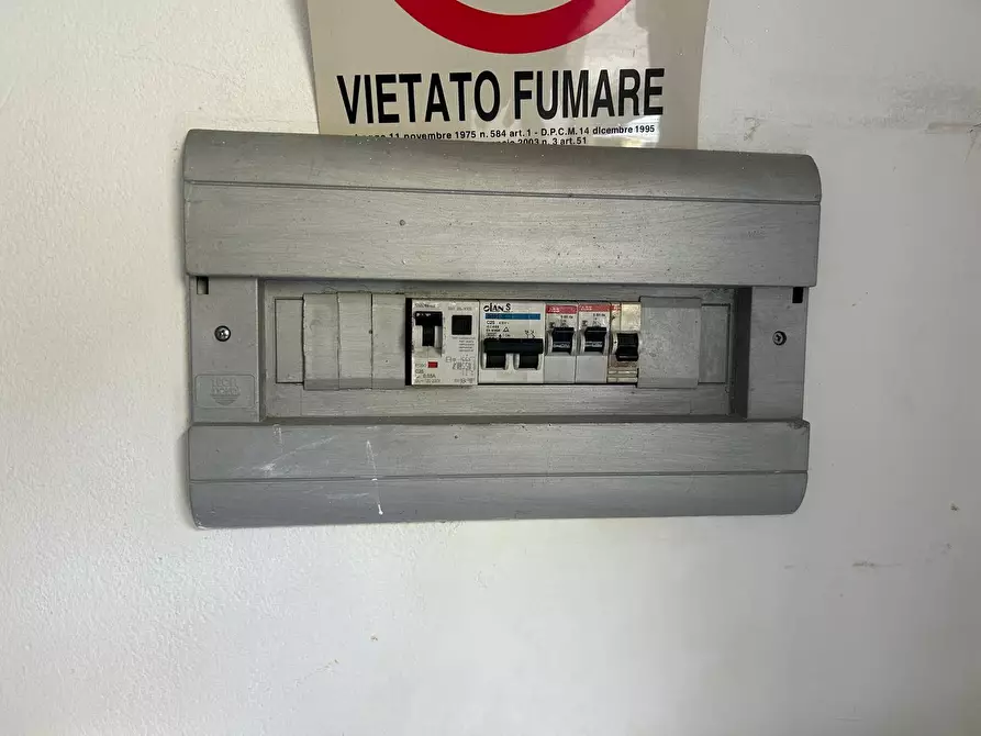 Immagine 9 di Locale commerciale   in Via Archimede 112 a Palermo