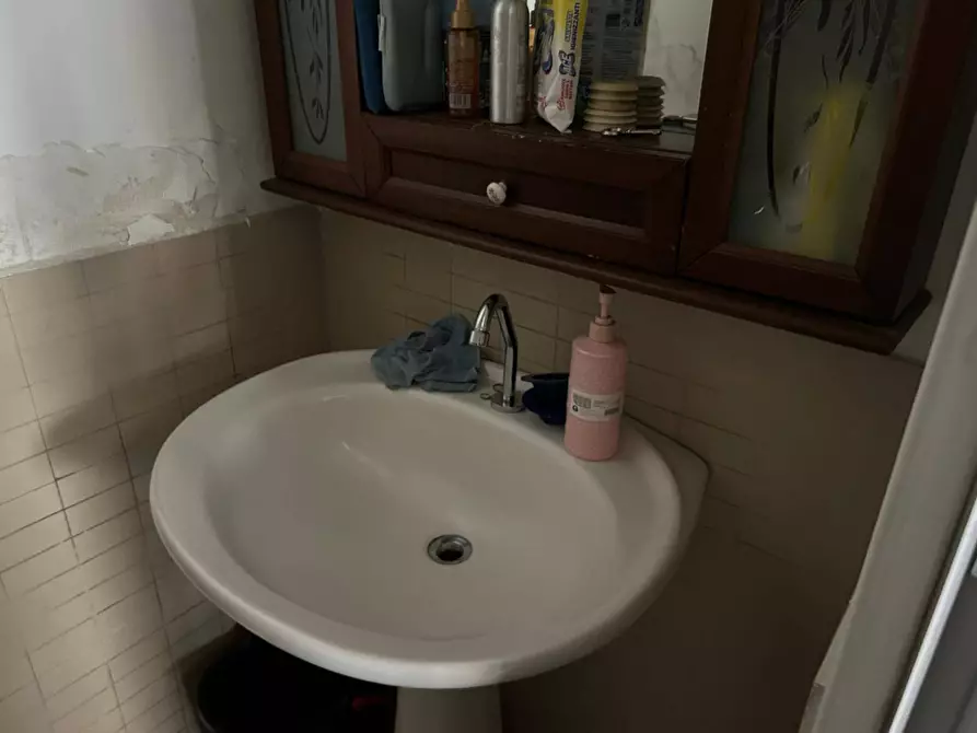 Immagine 10 di Locale commerciale   in Via Archimede 112 a Palermo