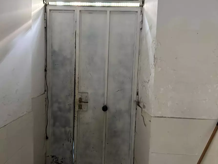 Immagine 13 di Locale commerciale   in Via Archimede 112 a Palermo