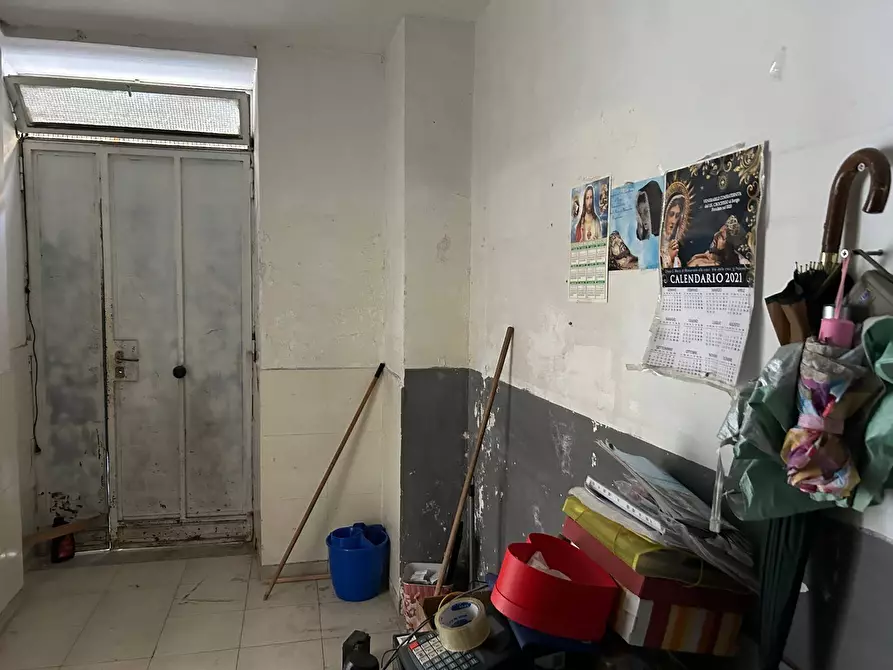 Immagine 15 di Locale commerciale   in Via Archimede 112 a Palermo