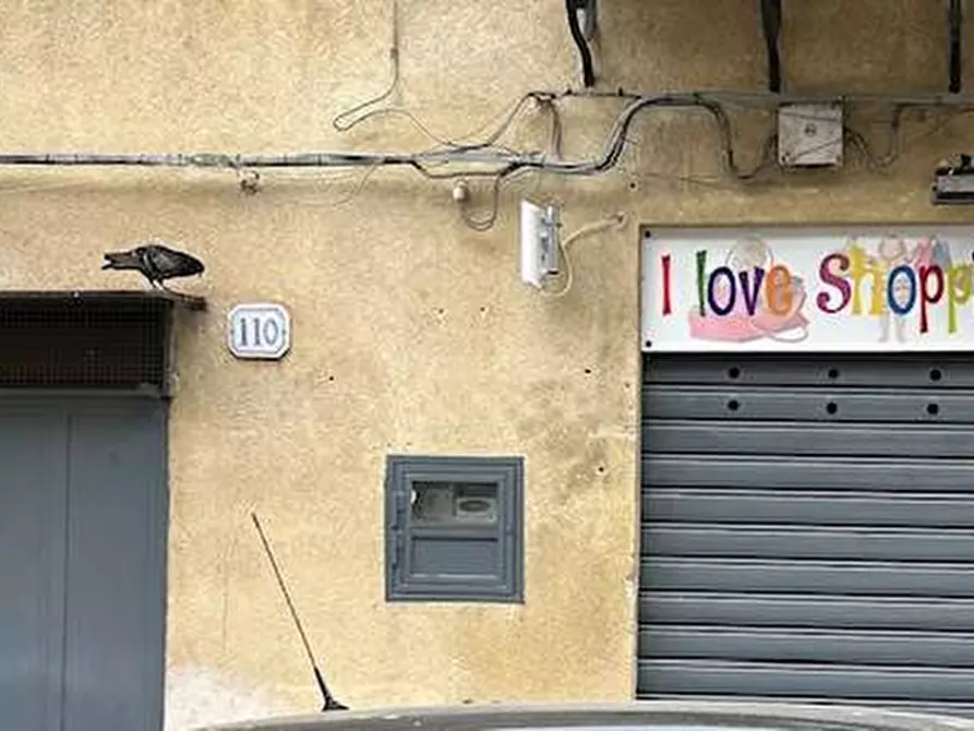 Immagine 19 di Locale commerciale   in Via Archimede 112 a Palermo