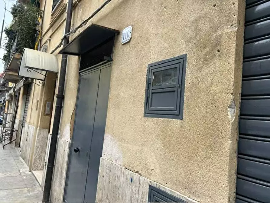 Immagine 20 di Locale commerciale   in Via Archimede 112 a Palermo
