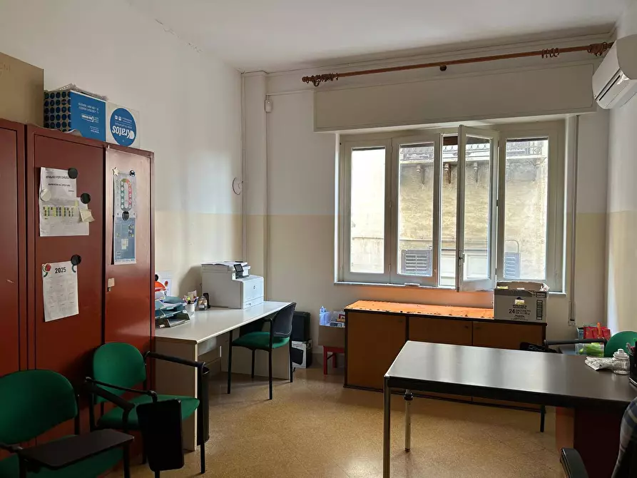 Immagine 10 di Ufficio in affitto  in Via Mariano Stabile 136 a Palermo