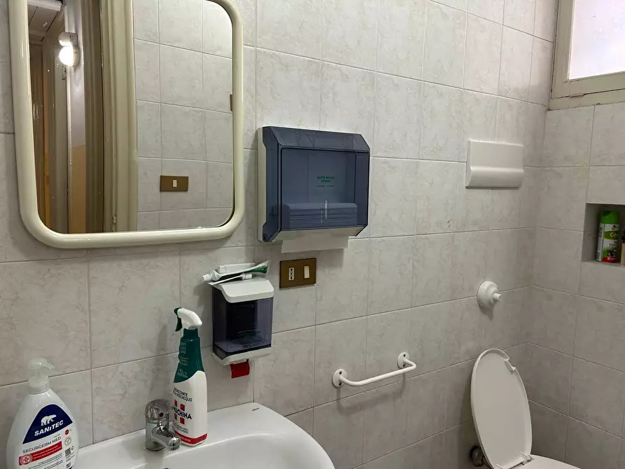 Immagine 16 di Ufficio in affitto  in Via Mariano Stabile 136 a Palermo