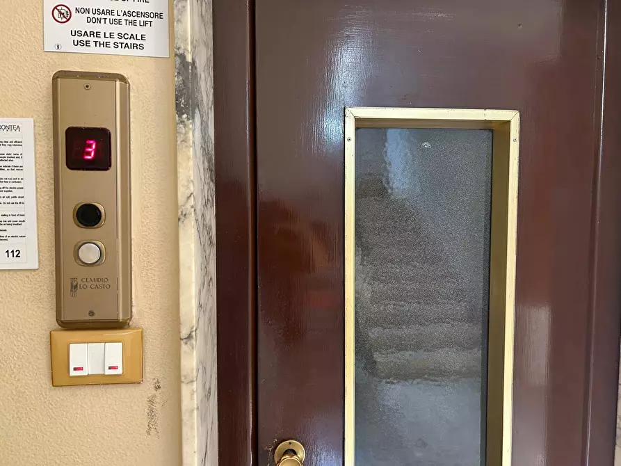 Immagine 9 di Appartamento in vendita  in VIA VERONICA GAMBARA 6 a Palermo