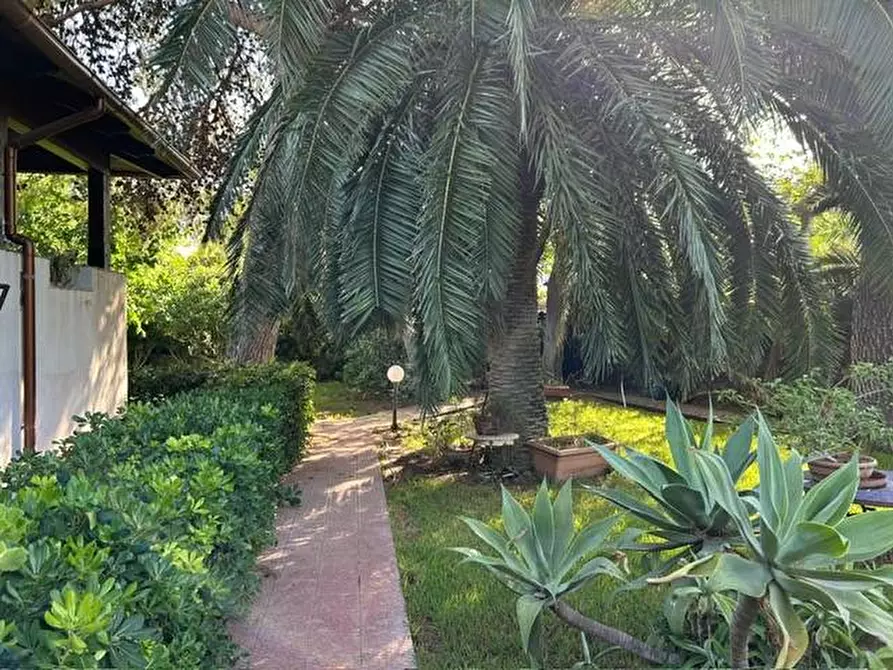 Immagine 3 di Villa in vendita  in Via Salvatore Quasimodo 5 a Palermo