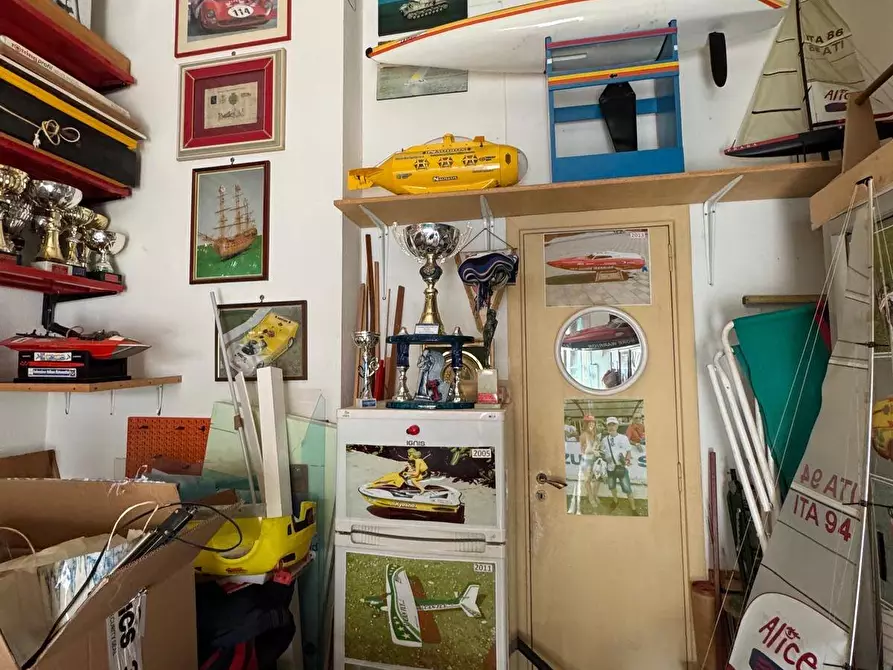 Immagine 5 di Locale commerciale in vendita  in Via Alessandro Telesino 16 A a Palermo