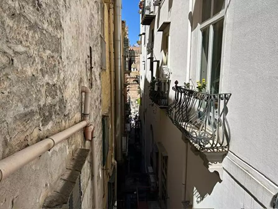 Immagine 12 di Appartamento in affitto  in Via Vittorio Emanuele 492 a Palermo