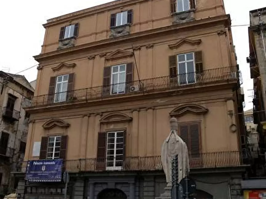 Immagine 45 di Appartamento in affitto  in Via Vittorio Emanuele 492 a Palermo