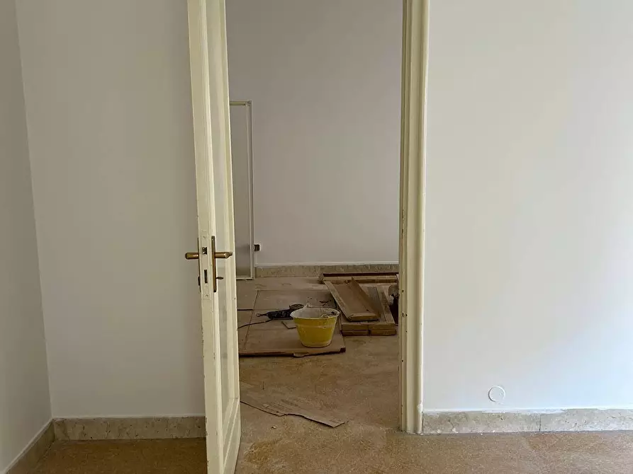 Immagine 13 di Ufficio in affitto  in Via Mariano Stabile 136 a Palermo