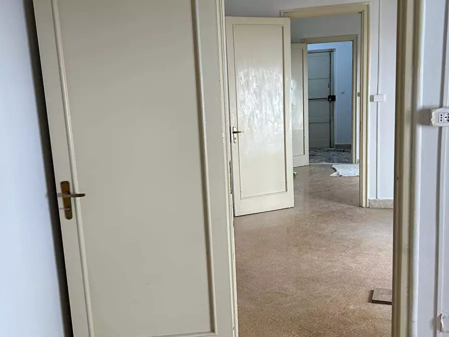 Immagine 19 di Ufficio in affitto  in Via Mariano Stabile 136 a Palermo