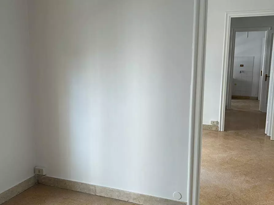 Immagine 11 di Ufficio in affitto  in Via Mariano Stabile 136 a Palermo