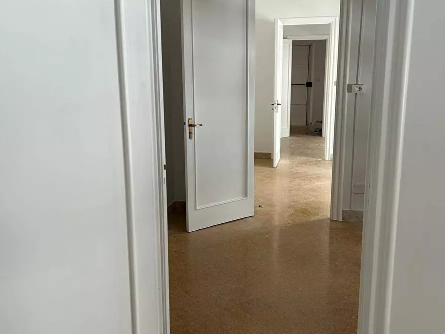 Immagine 12 di Ufficio in affitto  in Via Mariano Stabile 136 a Palermo