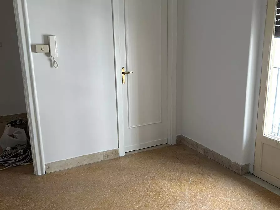 Immagine 13 di Ufficio in affitto  in Via Mariano Stabile 136 a Palermo