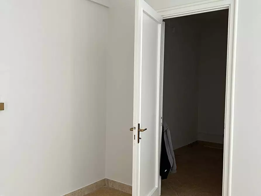 Immagine 14 di Ufficio in affitto  in Via Mariano Stabile 136 a Palermo
