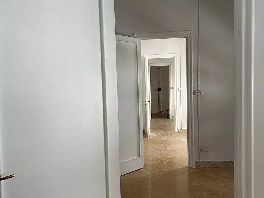 Immagine 15 di Ufficio in affitto  in Via Mariano Stabile 136 a Palermo