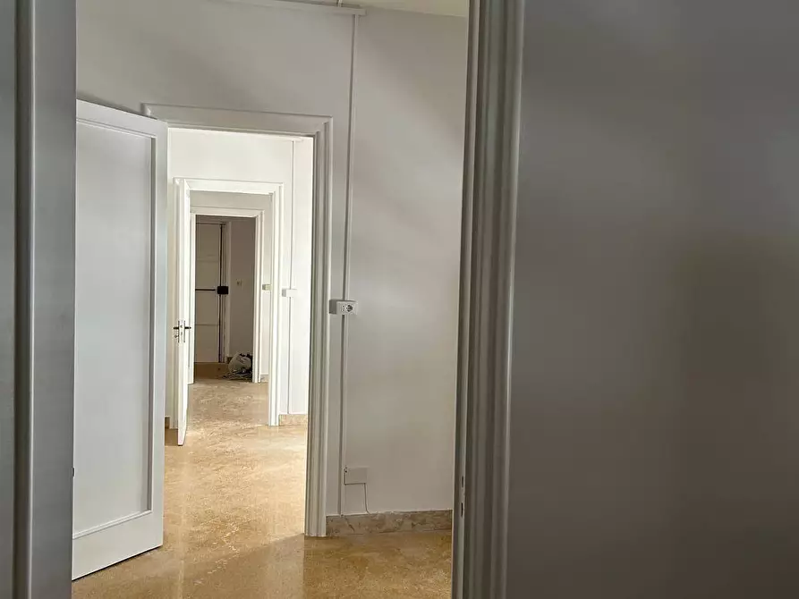 Immagine 16 di Ufficio in affitto  in Via Mariano Stabile 136 a Palermo