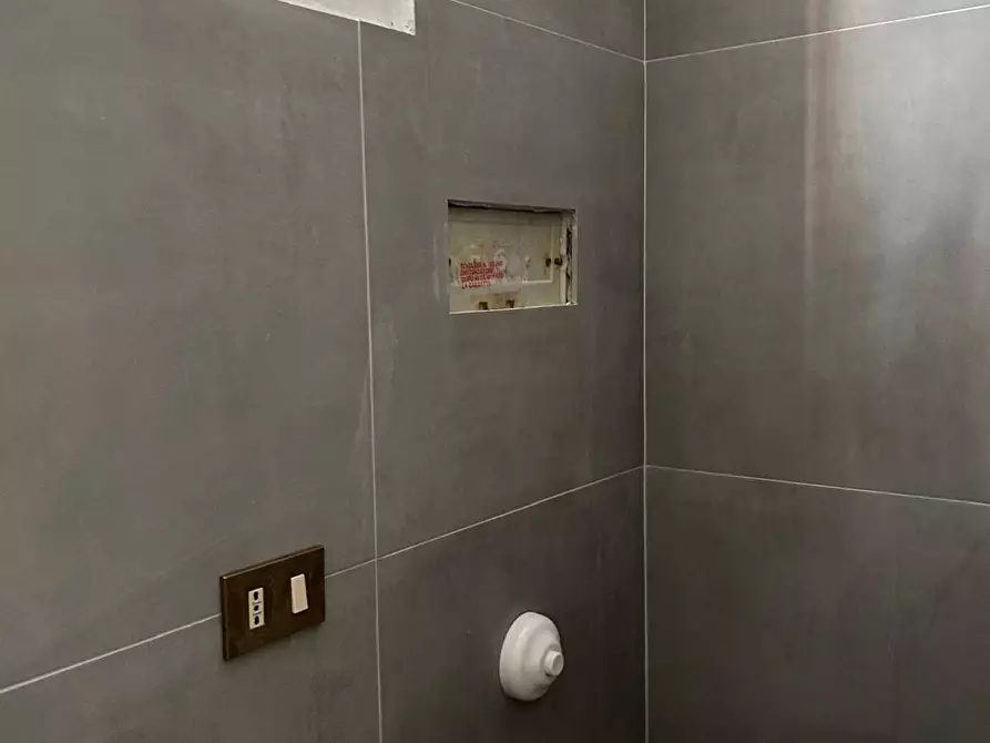 Immagine 19 di Ufficio in affitto  in Via Mariano Stabile 136 a Palermo