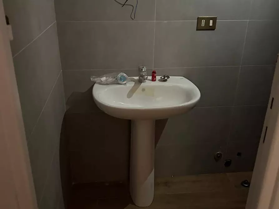 Immagine 26 di Ufficio in affitto  in Via Mariano Stabile 136 a Palermo
