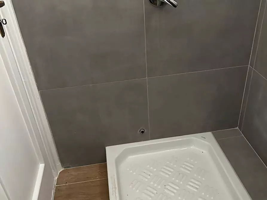 Immagine 27 di Ufficio in affitto  in Via Mariano Stabile 136 a Palermo