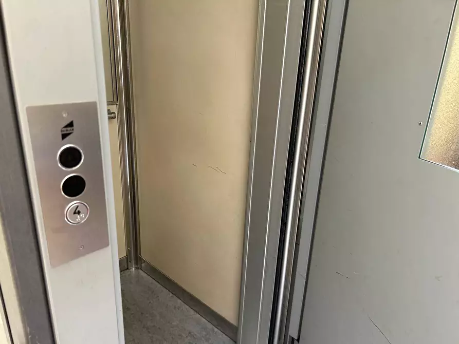 Immagine 8 di Appartamento in vendita  in Via Armo' 4 a Palermo