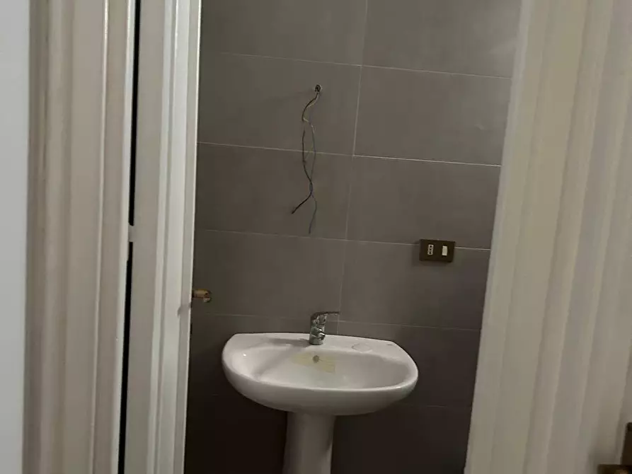 Immagine 18 di Ufficio in affitto  in Via Mariano Stabile 136 a Palermo
