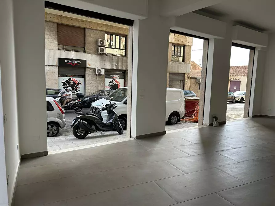 Immagine 7 di Locale commerciale in affitto  in Via Duca Della Verdura 89 a Palermo